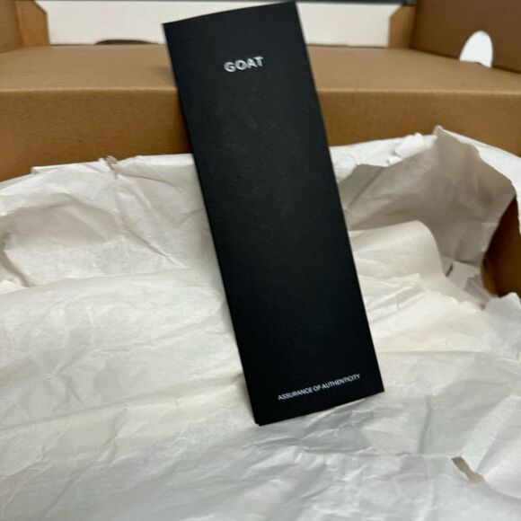 Nike Jordan 1 Mid GS White Soft Pink Size 6 Youth - Picture 9 of 10